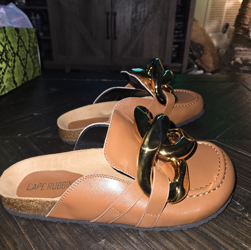 Cape Robbin Tan Gold Chain Mules